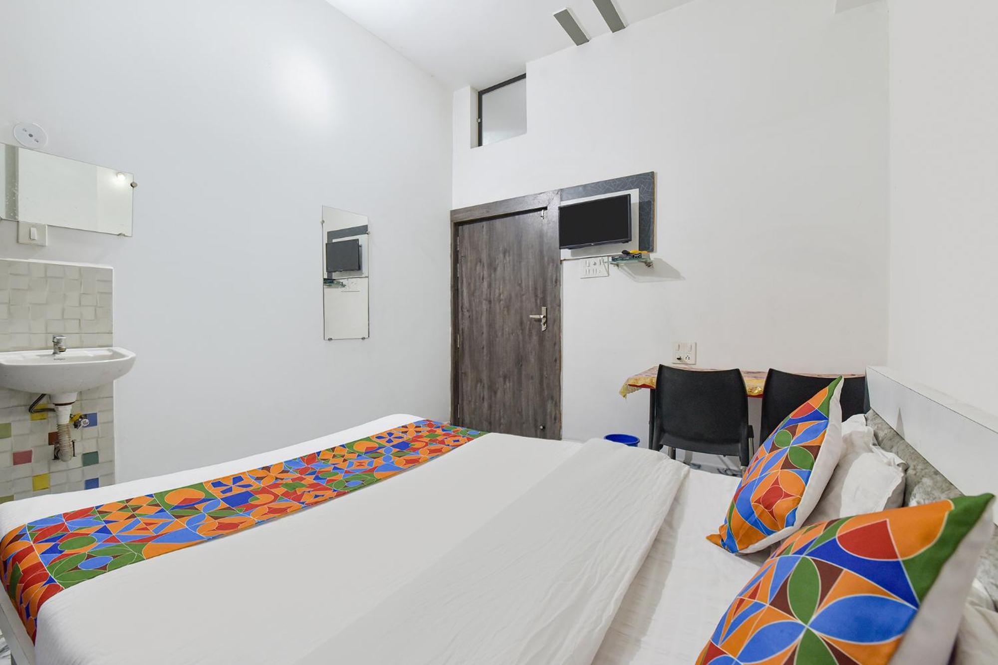 Fabexpress Soni Palace Ujjain Eksteriør billede