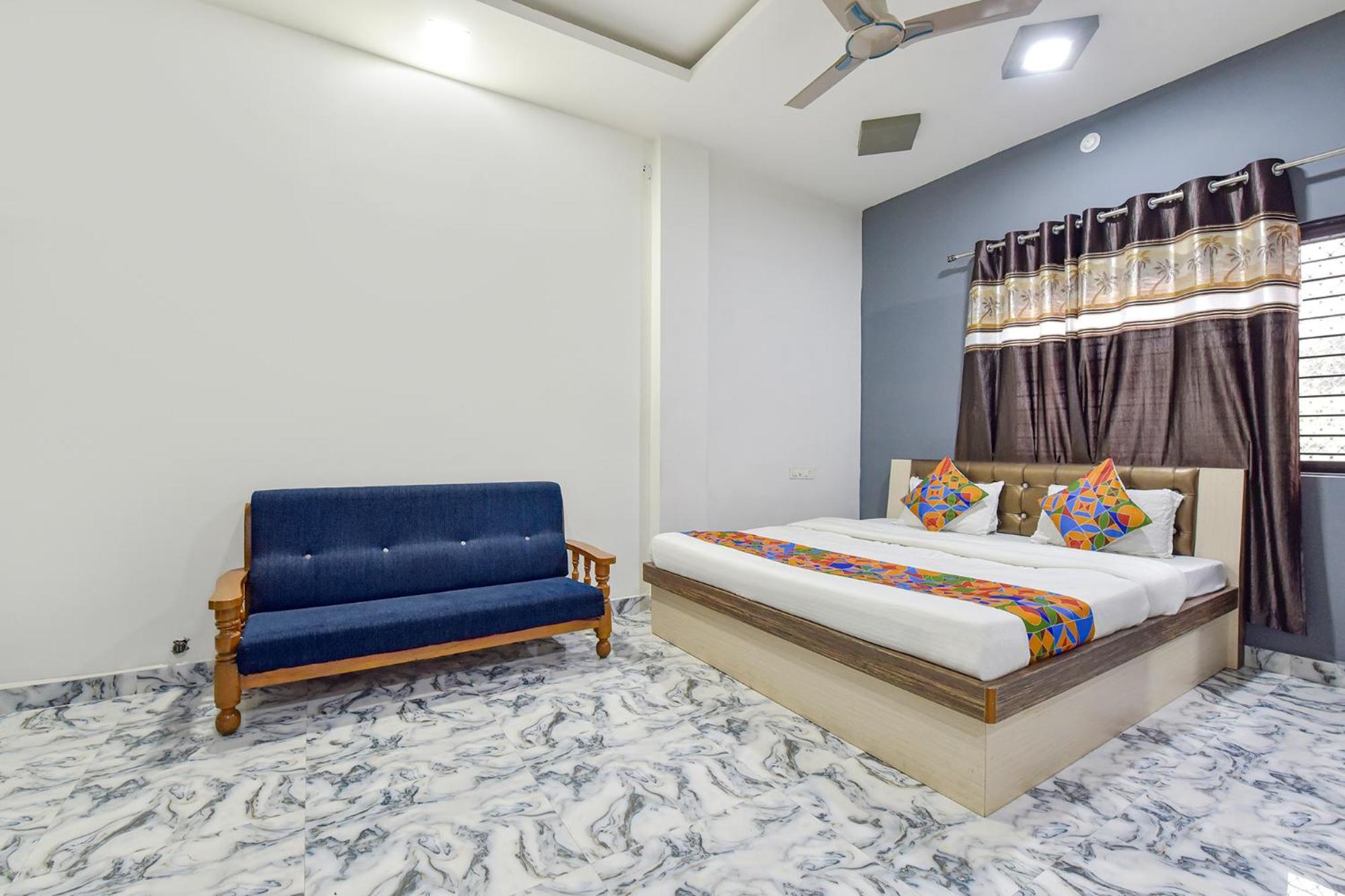Fabexpress Soni Palace Ujjain Eksteriør billede