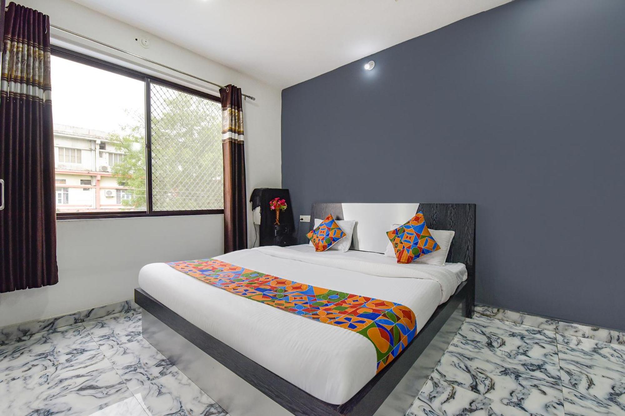 Fabexpress Soni Palace Ujjain Eksteriør billede
