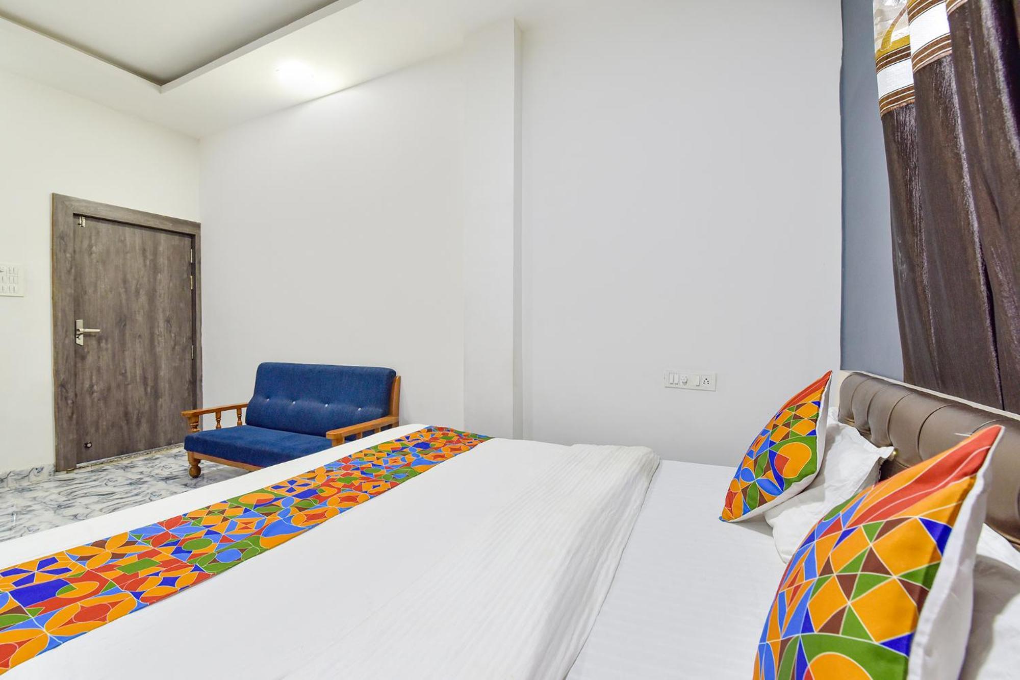 Fabexpress Soni Palace Ujjain Eksteriør billede