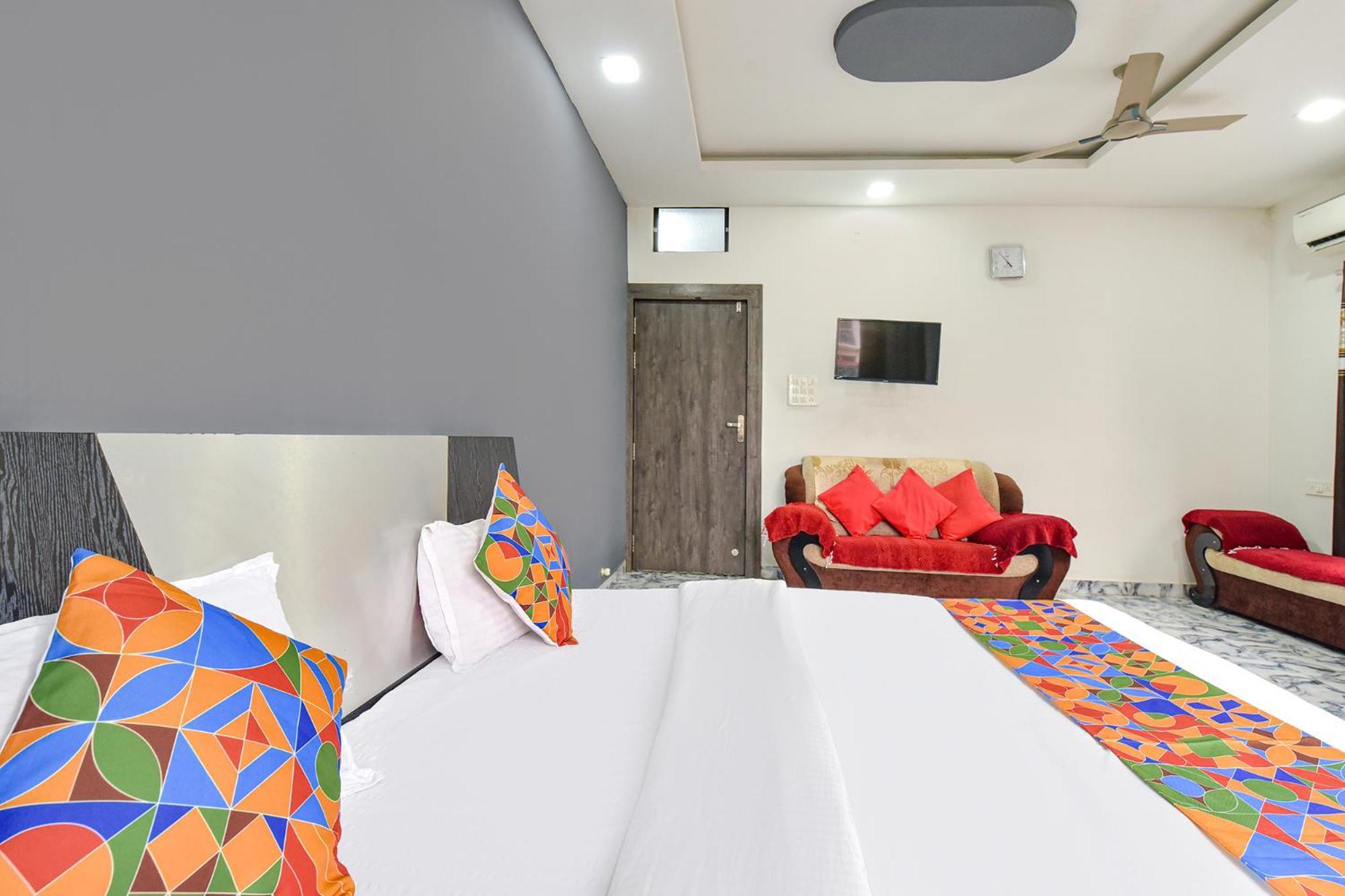 Fabexpress Soni Palace Ujjain Eksteriør billede